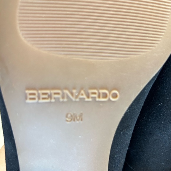 Bernardo for Anthropologie Women’s Edyth Black leather Slip-On Loafers, Size 9 - Picture 7 of 11